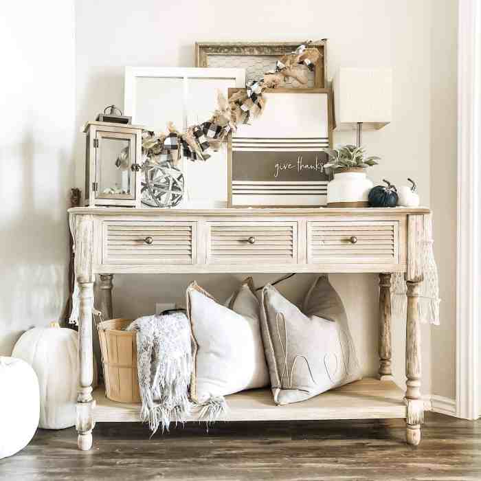 Console table wall decor