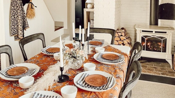 Farmhouse fall table decor