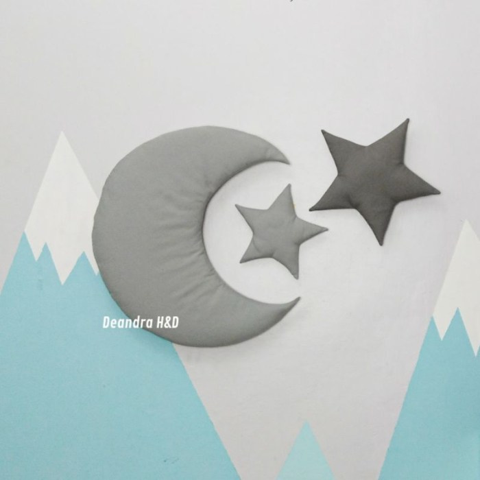 Moon and star wall decor