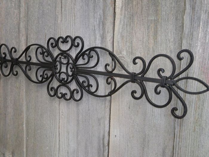 Iron wall decor scroll